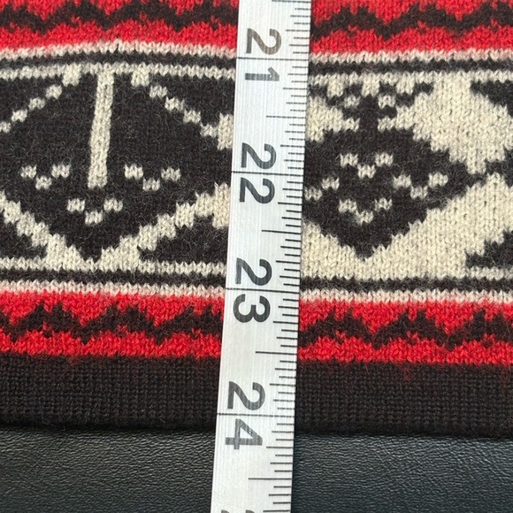 Vintage Pendleton Cream Sweater w/ Black &Red Accents Size S. 100% Virgin Wool - Picture 14 of 14